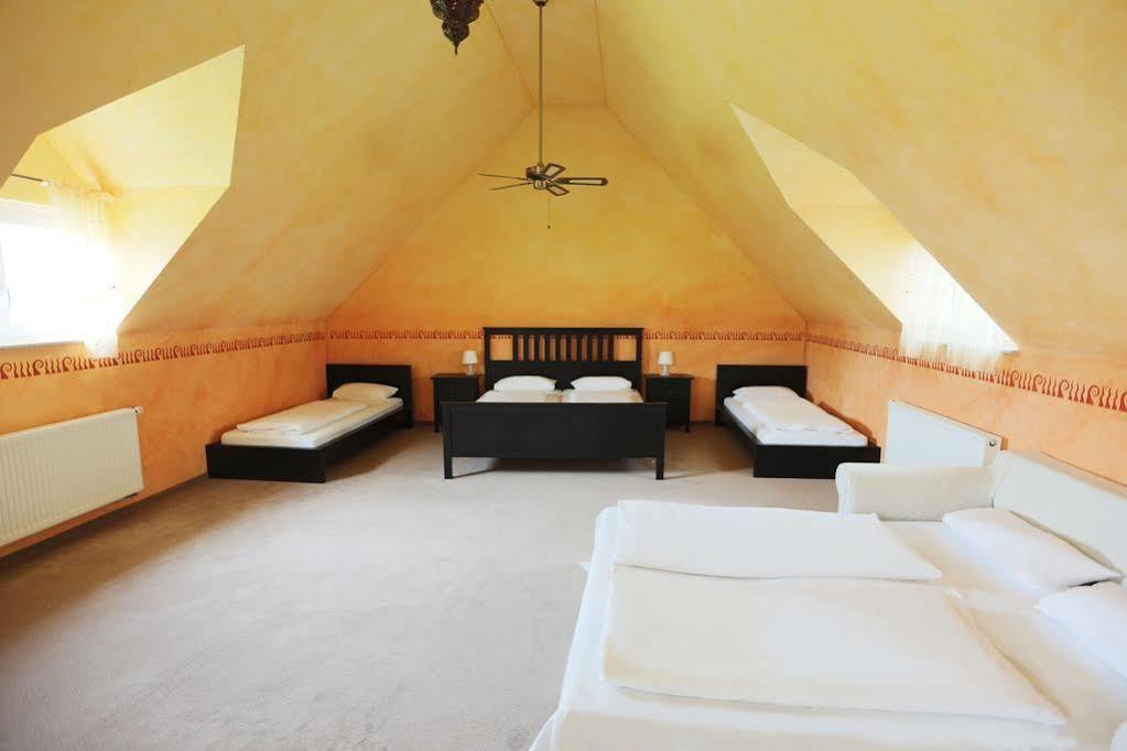 Hotel Am Park Rust Ngoại thất bức ảnh